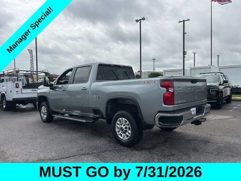 Used 2025 Chevrolet Silverado 2500 LT w/ Convenience Package AWD/4WD image 5