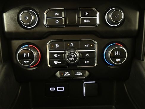 Used 2024 Chevrolet Tahoe LS image 31