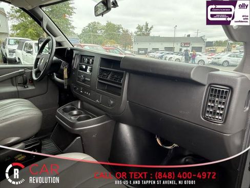 Used 2020 Chevrolet Express 2500 image 31