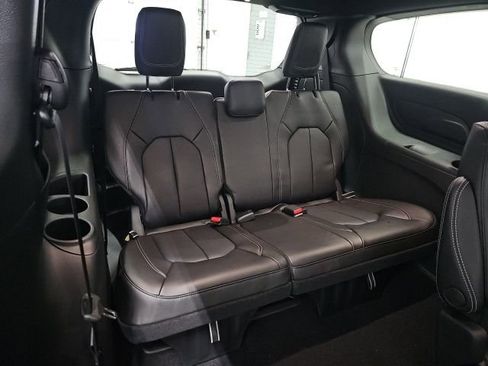 New 2026 Chrysler Pacifica Select w/ S Appearance Package image 17