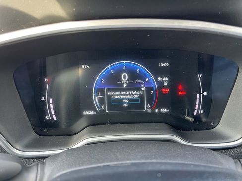 Used 2024 Toyota Corolla Cross XLE image 9