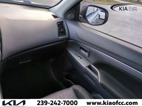 Used 2020 Mitsubishi Outlander Sport SE image 16