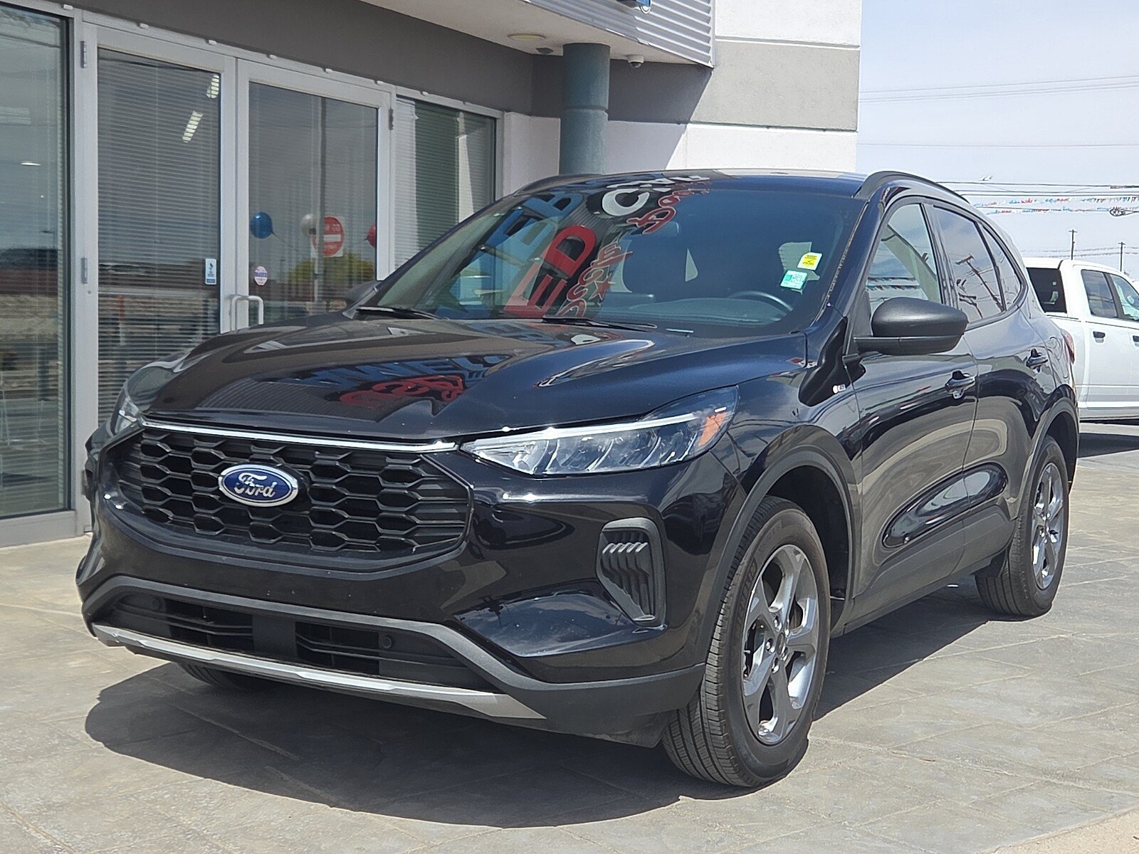 Used 2025 Ford Escape ST-Line AWD/4WD image 2