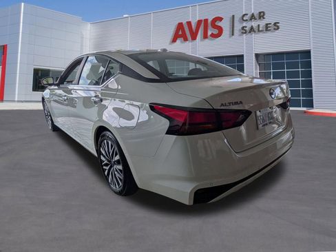 Used 2025 Nissan Altima 2.5 SV FWD image 10