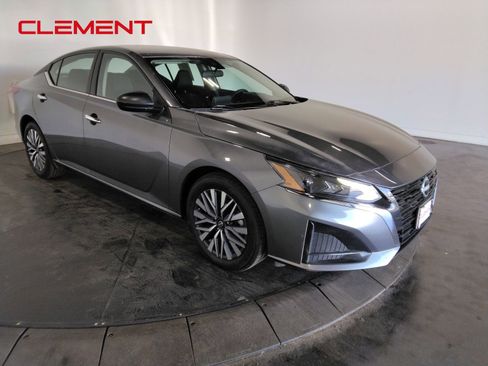 Used 2025 Nissan Altima 2.5 SV image 4
