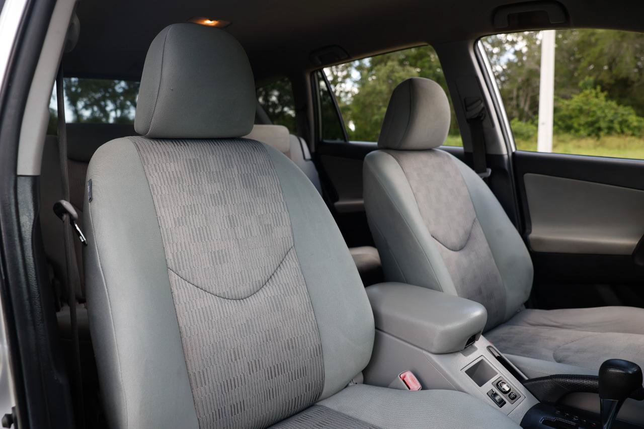 Used 2011 Toyota RAV4 2WD w/ Base L4 Extra Value Pkg image 18