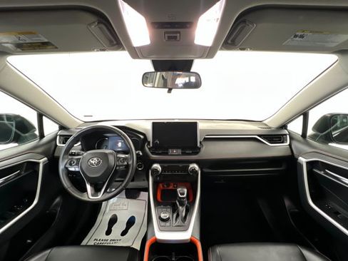 Used 2024 Toyota RAV4 Adventure image 9