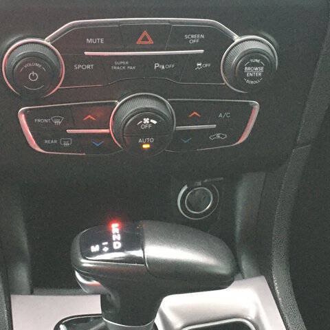 Used 2023 Dodge Charger SXT w/ Blacktop Package AWD/4WD image 18
