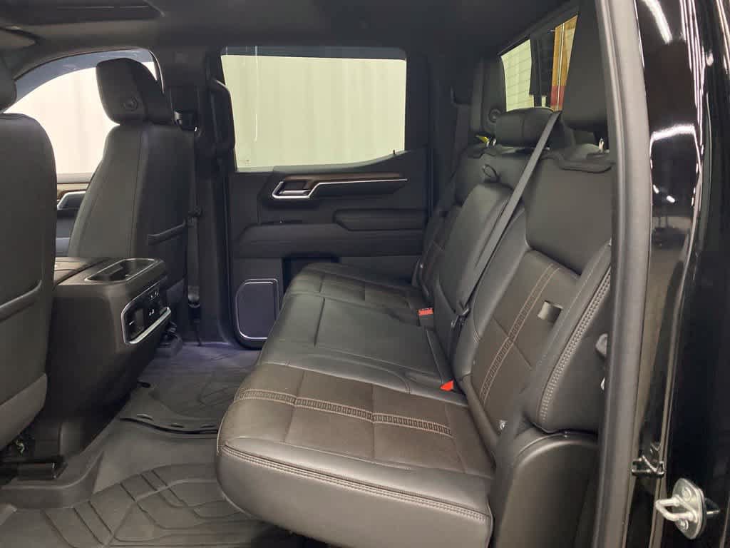 Used 2022 Chevrolet Silverado 1500 High Country w/ High Country Premium Package AWD/4WD image 16