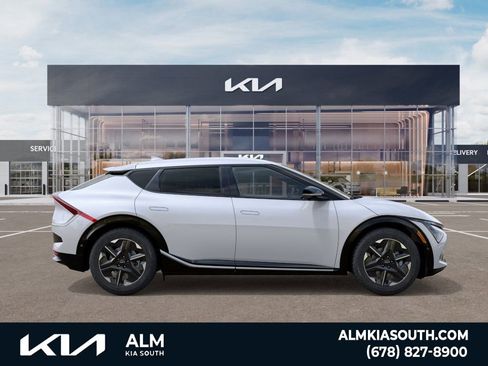 New 2026 Kia EV6 Wind RWD image 7