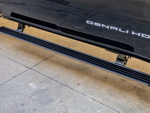 Used 2025 GMC Sierra 3500 Denali w/ Technology Package image 13