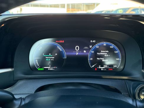 Used 2024 Toyota Crown Limited image 23