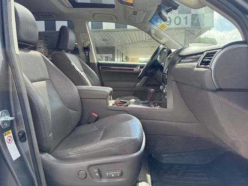 Used 2014 Lexus GX 460 w/ Premium Package AWD/4WD image 29