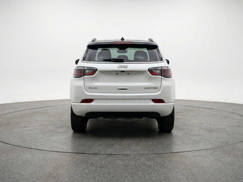 Used 2025 Jeep Compass Limited image 7