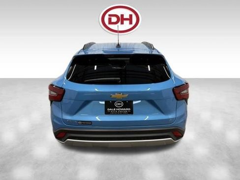 Used 2025 Chevrolet Trax LT w/ Driver Confidence Package image 12