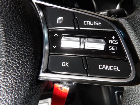Used 2020 Kia Optima LX FWD image 18