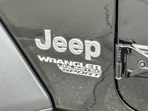 Used 2019 Jeep Wrangler Unlimited Sport S AWD/4WD image 26
