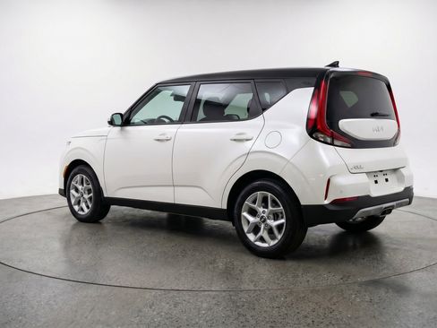 Used 2025 Kia Soul LX w/ LX Technology Package image 6