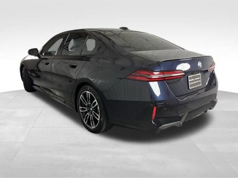 Used 2024 BMW 530i w/ M Sport Package RWD image 5