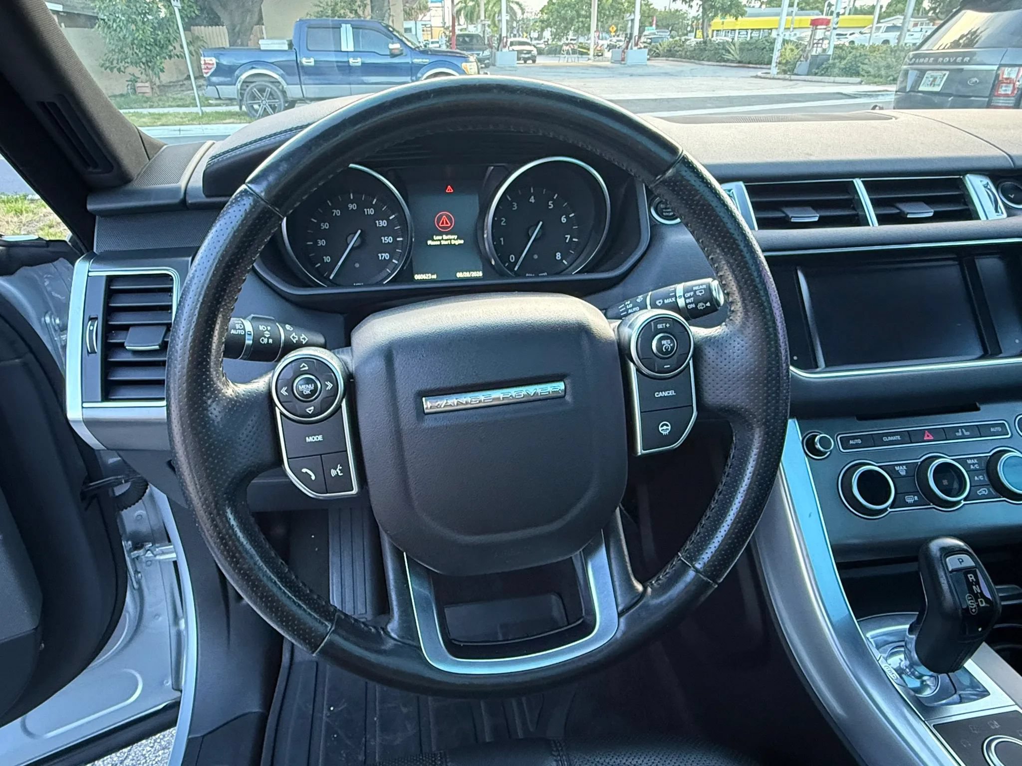 Used 2016 Land Rover Range Rover Sport SE AWD/4WD image 12