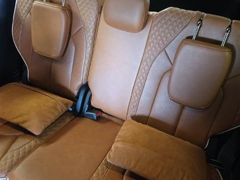 Used 2025 Chrysler Pacifica Pinnacle FWD image 10