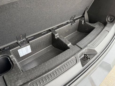 Certified 2017 GMC Acadia SLT image 10