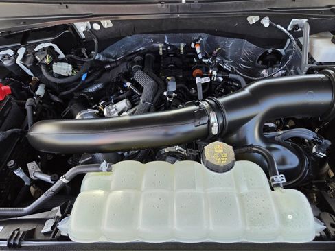 Used 2024 Ford Expedition Platinum RWD image 23