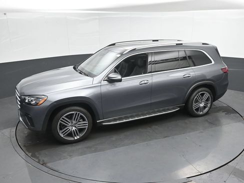 Used 2024 Mercedes-Benz GLS 450 4MATIC image 39