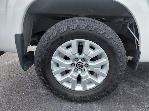Used 2022 Nissan Frontier SV w/ Technology Package RWD image 8