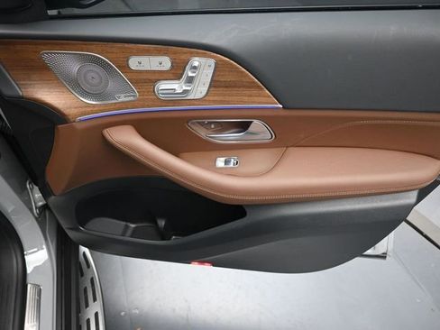 Used 2026 Mercedes-Benz GLS 450 4MATIC image 33