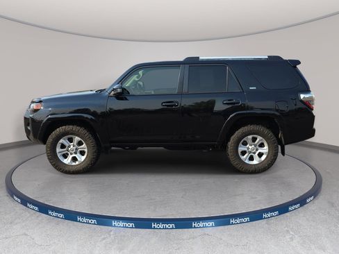 Used 2021 Toyota 4Runner SR5 AWD/4WD image 9
