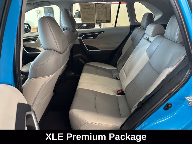 Used 2021 Toyota RAV4 XLE Premium FWD image 6
