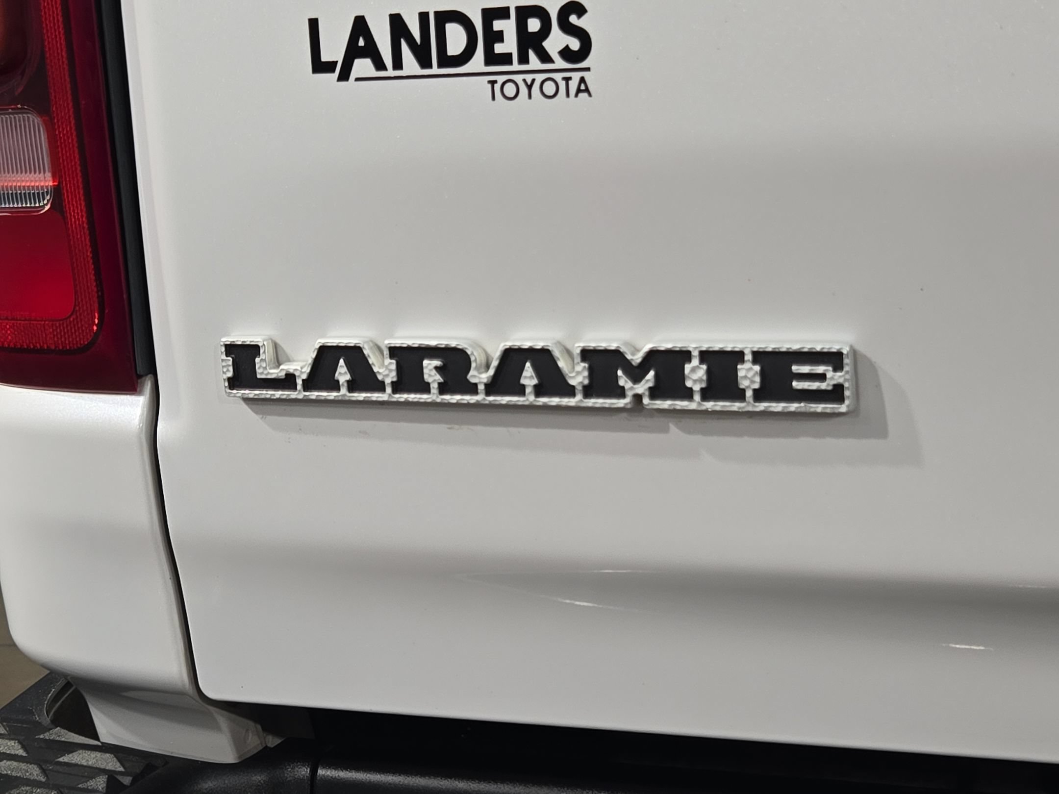 Used 2019 RAM 1500 Laramie AWD/4WD image 37