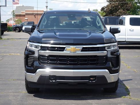Used 2022 Chevrolet Silverado 1500 LT AWD/4WD image 5
