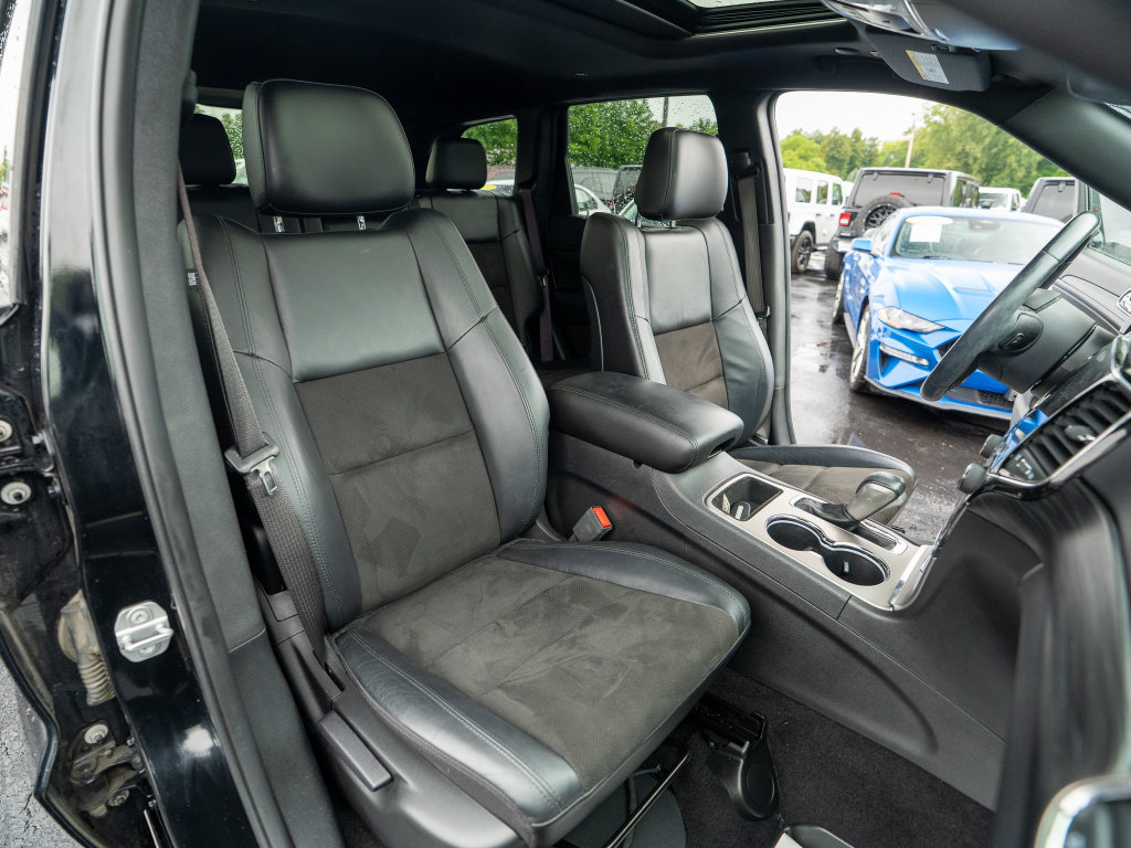 Used 2021 Jeep Grand Cherokee Laredo X AWD/4WD image 24