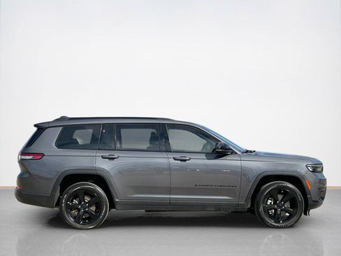 Used 2024 Jeep Grand Cherokee L Altitude image 8