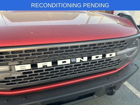 Used 2024 Ford Bronco Badlands image 4
