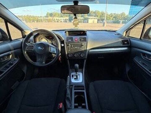 Used 2014 Subaru Impreza 2.0i image 5