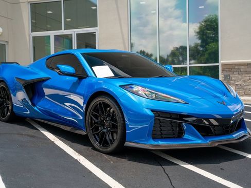 Used 2026 Chevrolet Corvette Z06 RWD image 8