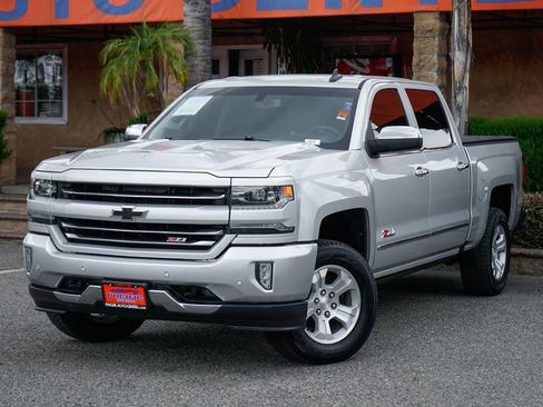 Used 2017 Chevrolet Silverado 1500 LTZ Z71 w/ LTZ Plus Package AWD/4WD image 4