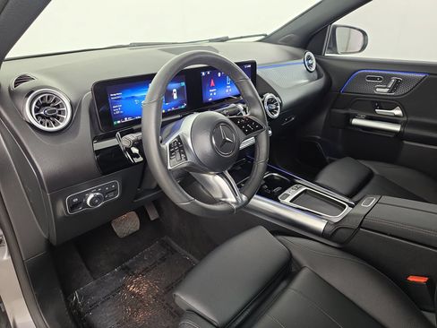 Used 2025 Mercedes-Benz GLA 250 4MATIC image 15