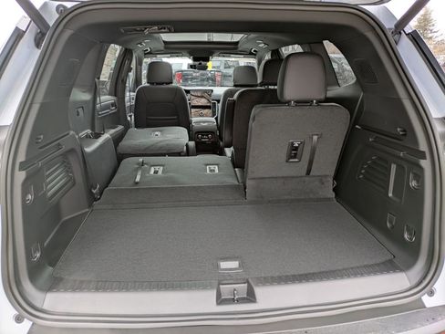 New 2026 GMC Acadia Elevation image 36