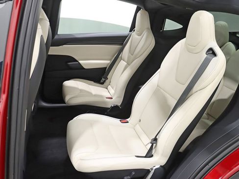 Used 2023 Tesla Model X Plaid image 31