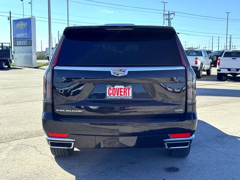 Used 2024 Cadillac Escalade ESV Premium Luxury w/ LPO, Floor Liner Package image 7