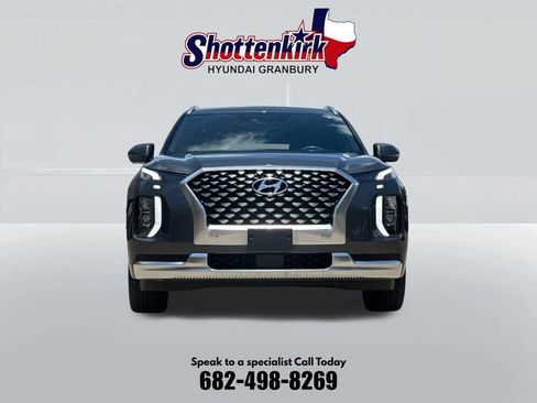 Used 2021 Hyundai Palisade Calligraphy FWD image 2