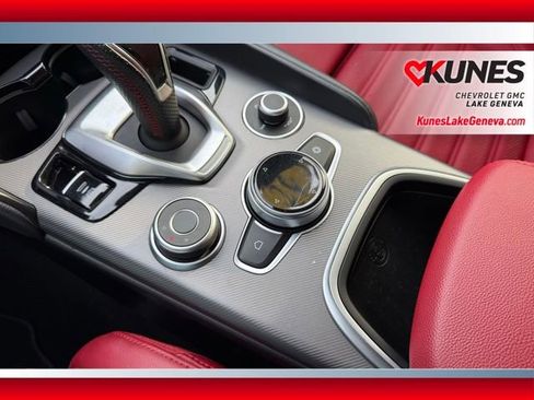 Used 2021 Alfa Romeo Giulia Ti Sport image 27