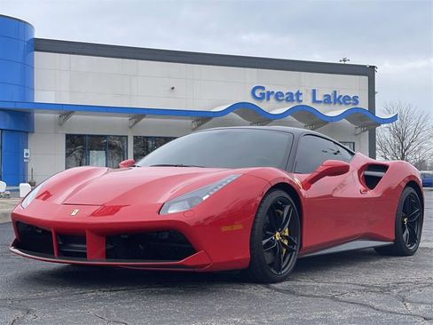 Used 2018 Ferrari 488 GTB image 1
