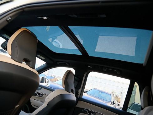 New 2026 Volvo XC90 T8 Plus image 24