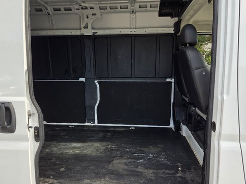 Used 2025 RAM ProMaster 2500 w/ Convenience Group FWD image 18