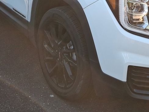 Used 2023 GMC Terrain SLE w/ Driver Convenience Package AWD/4WD image 6
